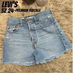 Levi’s Premium Ribcage Shorts-Sz 24-Med Wash-Raw Hem-Button Fly-79 Cotton-EUC